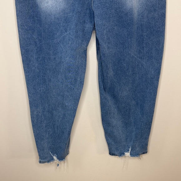 Elite plus size distressed boyfriend cropped jeans light wash denim - Picture 13 of 15